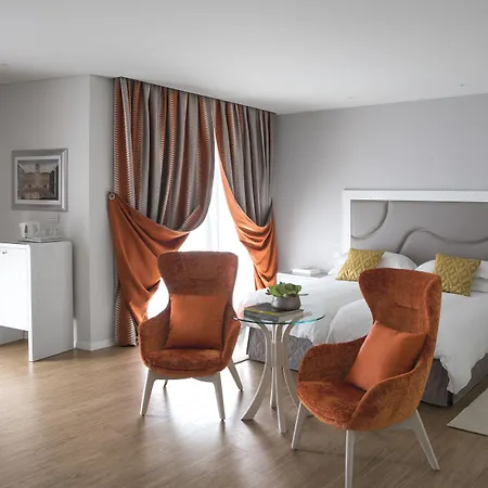 Grand Trieste & Victoria Hotel