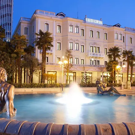 Grand Trieste & Victoria - Contemporary Thermal Luxury